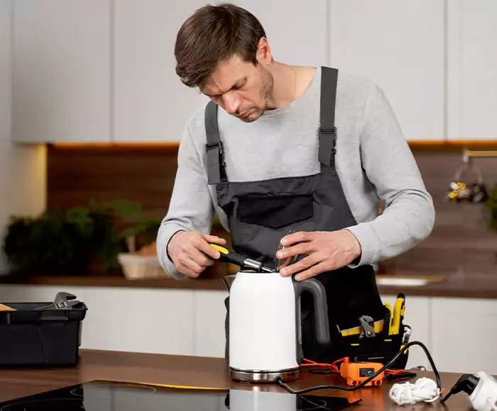 Skilled Blender Technicians: Your Small Appliance Repair Experts for West Springfield, MA