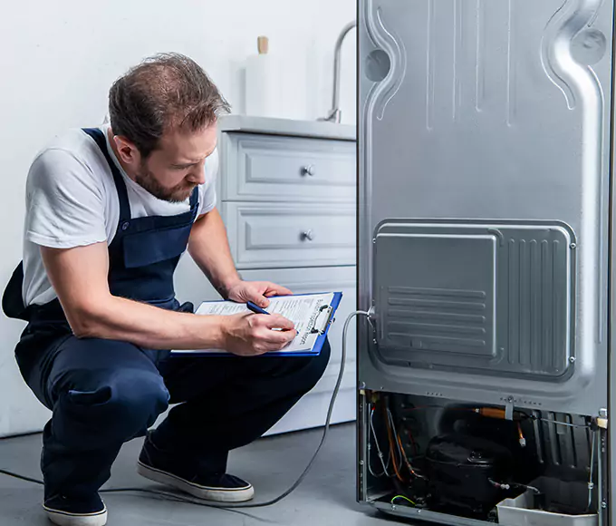 Why West Springfield, MA Homeowners Choose Appliance Repair West Springfield for Refrigerator Leak Repair?